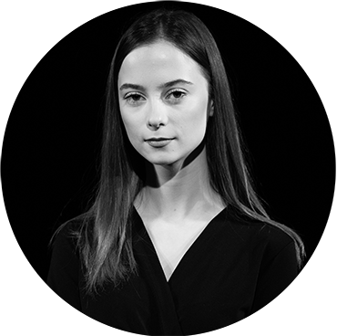 Actriță - Denisa Iova Actriță - Denisa Iova