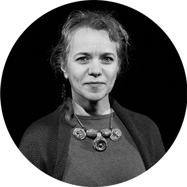Actriță - Rovena Paraschivoi Actriță - Rovena Paraschivoi